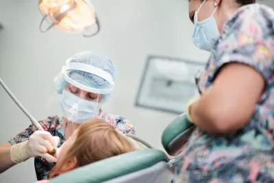 Доктор Дент-люкс