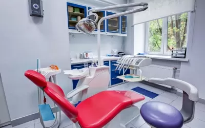 Поликлиника на улице Строителей, на метро Университет