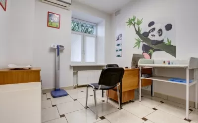 Поликлиника на улице Строителей, на метро Университет