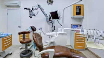 Поликлиника на улице Строителей, на метро Университет