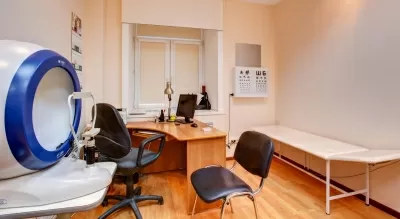 Поликлиника на улице Строителей, на метро Университет