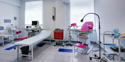 Поликлиника на улице Строителей, на метро Университет