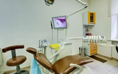 Поликлиника на улице Строителей, на метро Университет