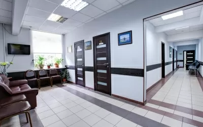 Поликлиника на улице Строителей, на метро Университет