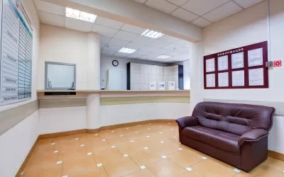 Поликлиника на улице Строителей, на метро Университет