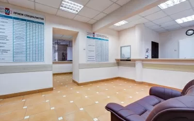 Поликлиника на улице Строителей, на метро Университет