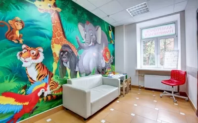 Поликлиника на улице Строителей, на метро Университет