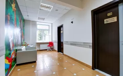 Поликлиника на улице Строителей, на метро Университет