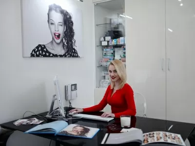 InSmile Veneers Center