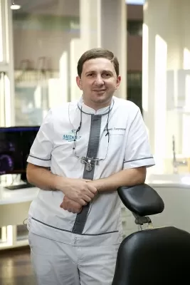 Начарьян Дмитрий Георгиевич