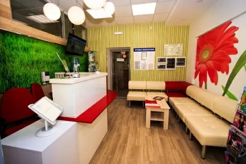 Семейная стоматологическая клиника на Салютной улице