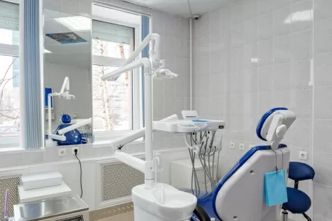 Центр семейной стоматологии на улице Бадаева, 1 к 1