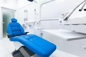 Доктор Стом