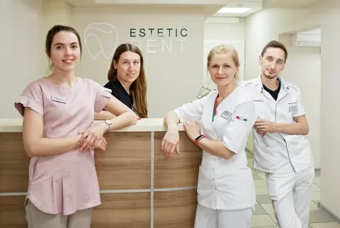 Estetic dent