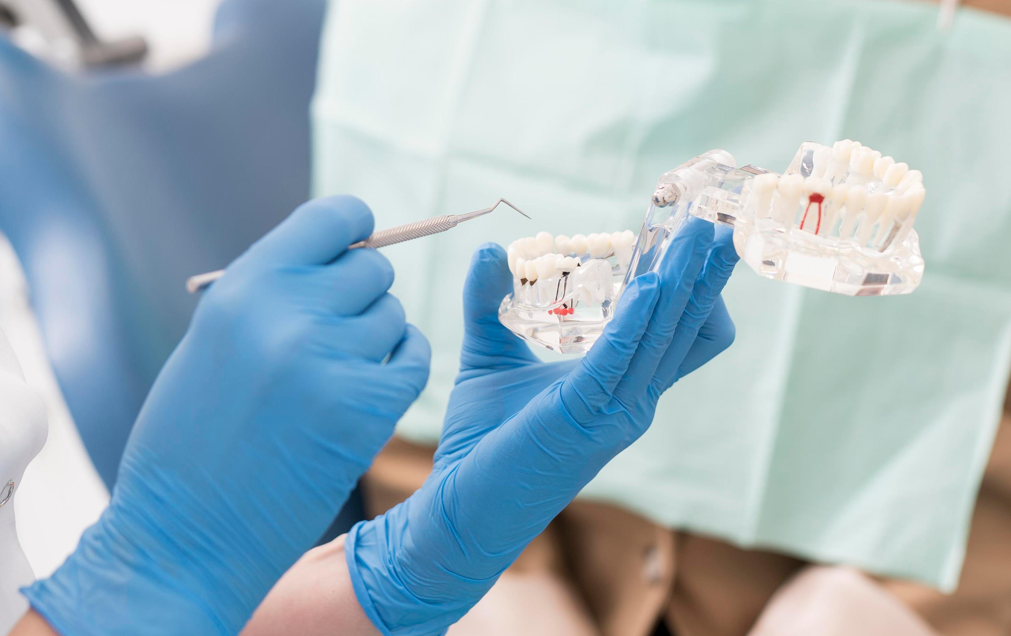 Цельная циркониевая коронка на свой зуб