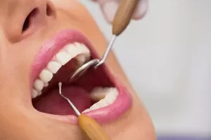 Почему болят зубы при простуде