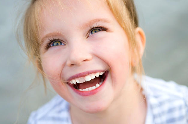Почернение молочных зубов у ребенка